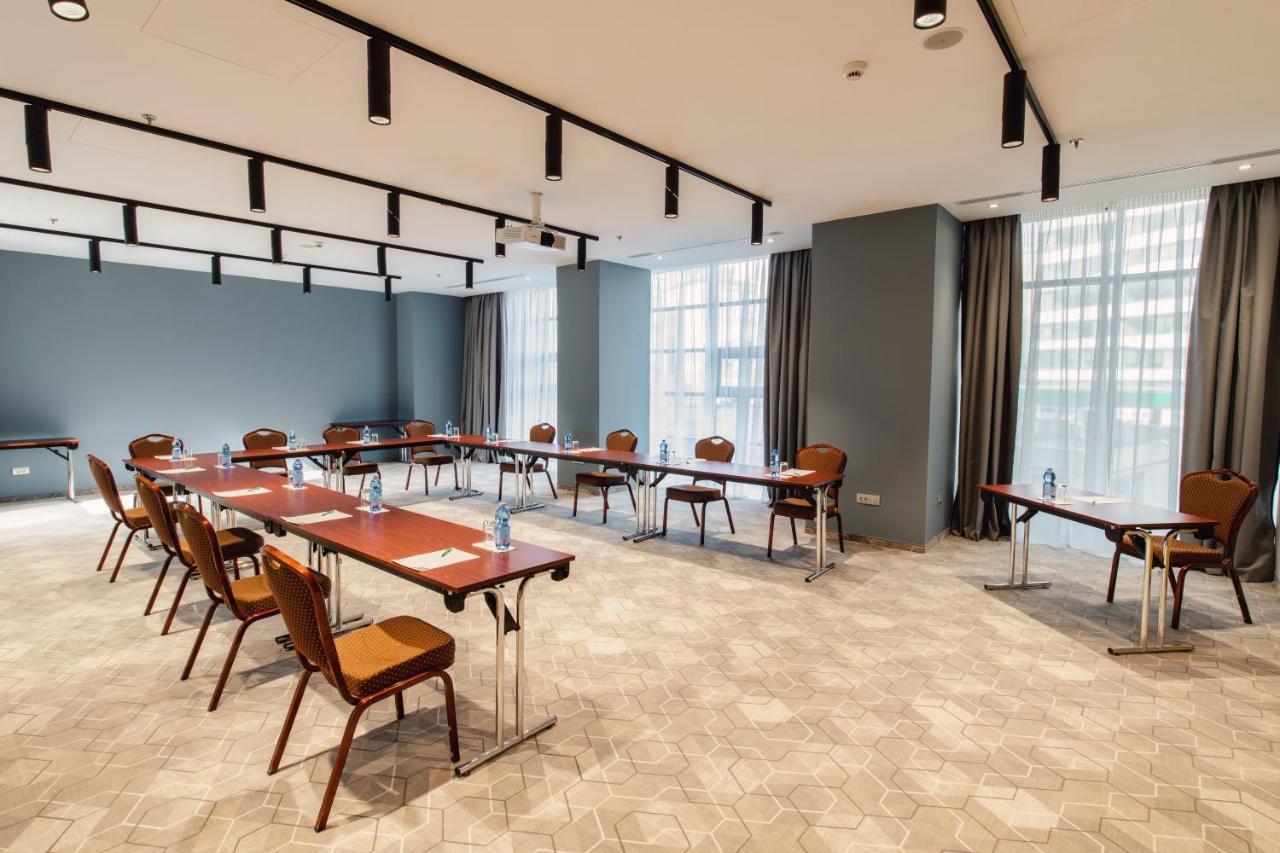 Holiday Inn Bucharest - Times, An Ihg Hotel Екстер'єр фото
