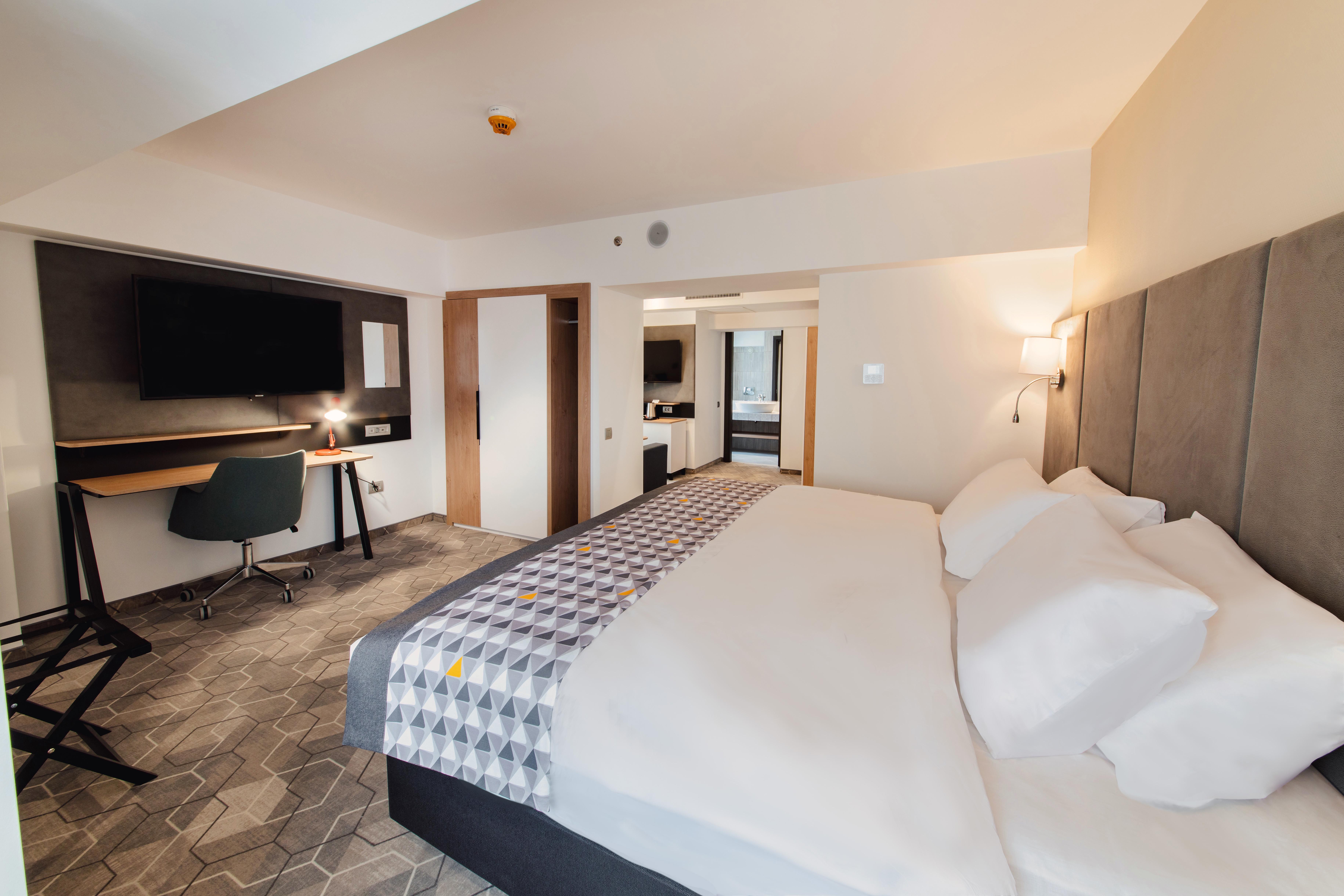 Holiday Inn Bucharest - Times, An Ihg Hotel Екстер'єр фото