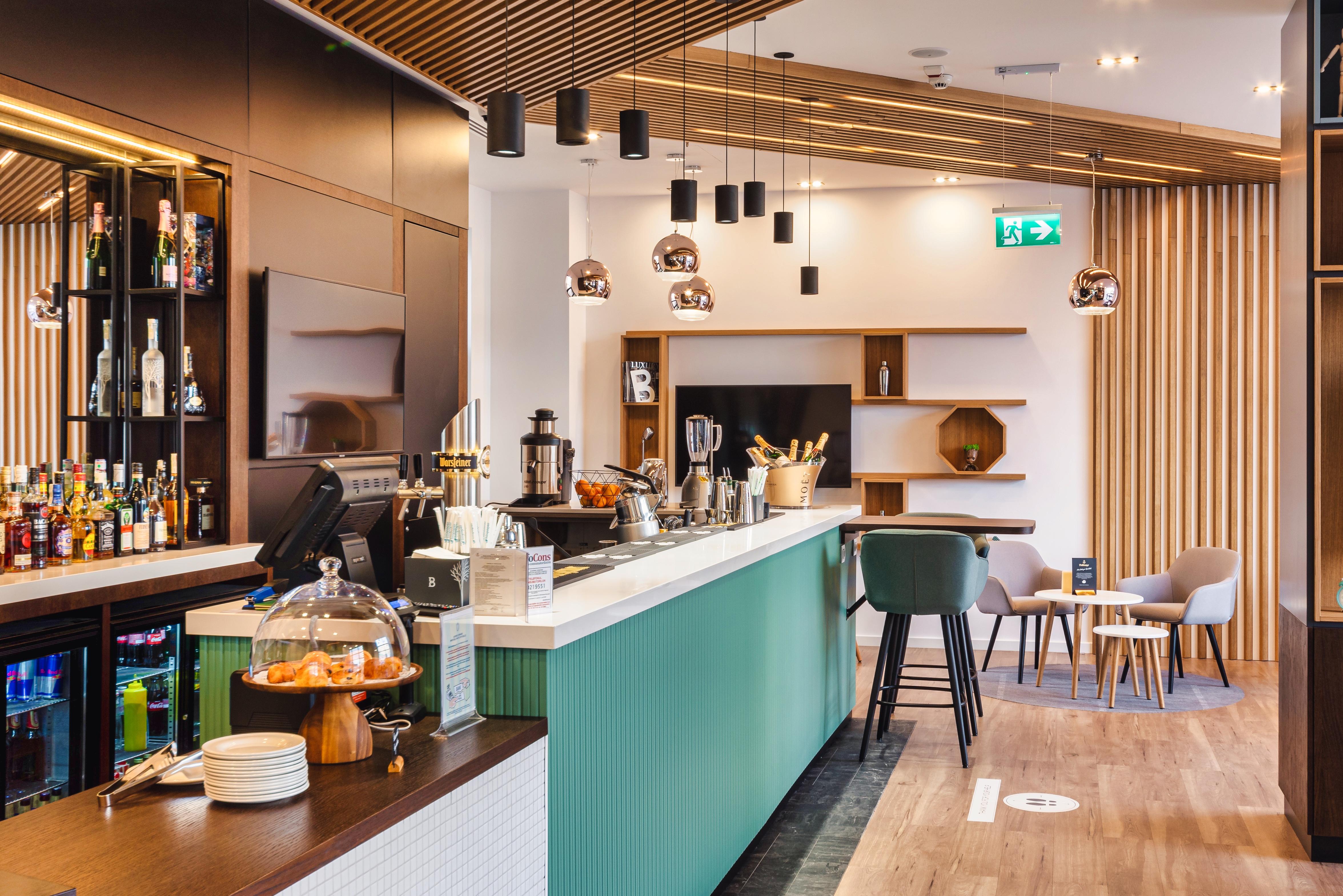 Holiday Inn Bucharest - Times, An Ihg Hotel Екстер'єр фото