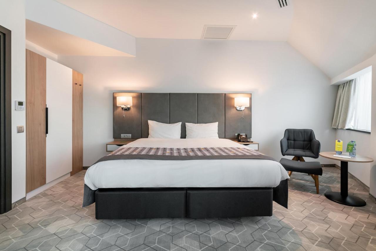 Holiday Inn Bucharest - Times, An Ihg Hotel Екстер'єр фото