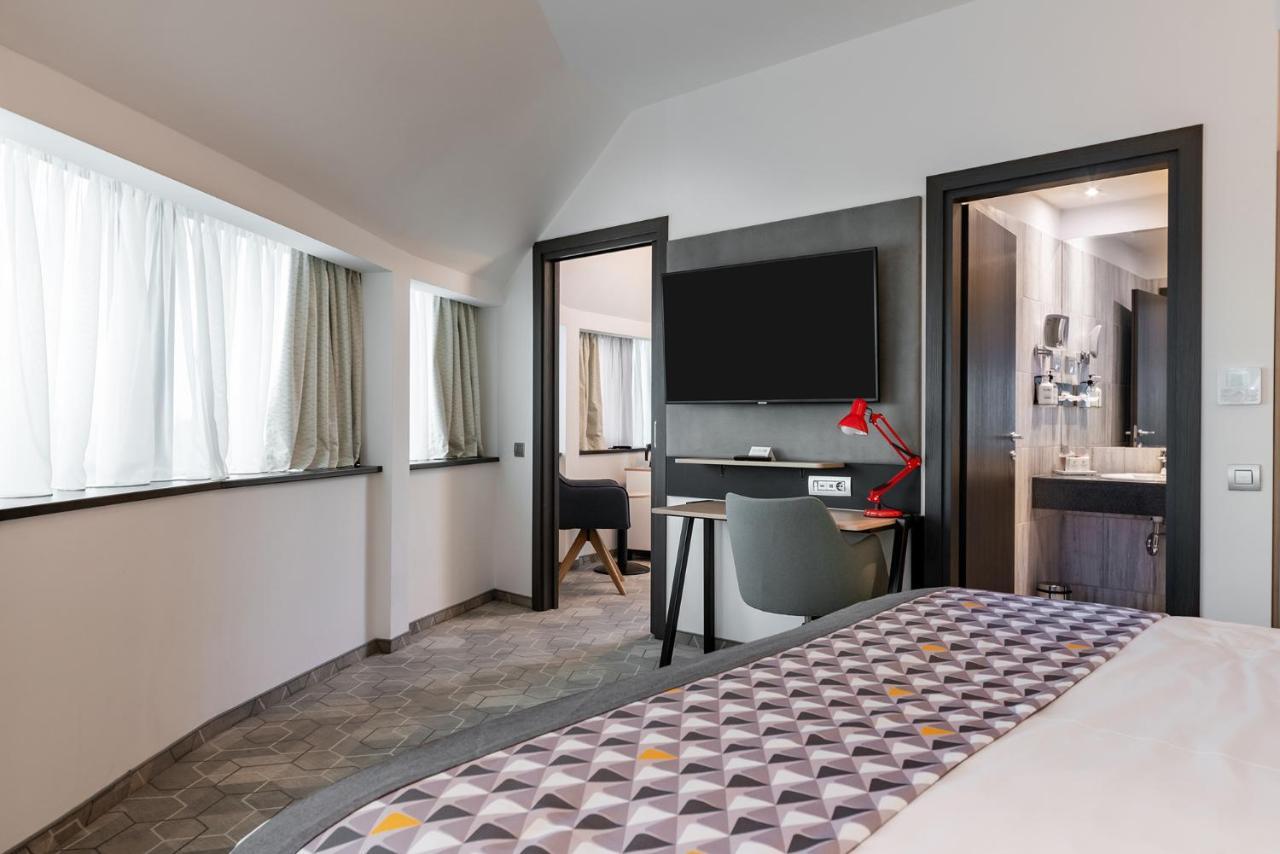 Holiday Inn Bucharest - Times, An Ihg Hotel Екстер'єр фото
