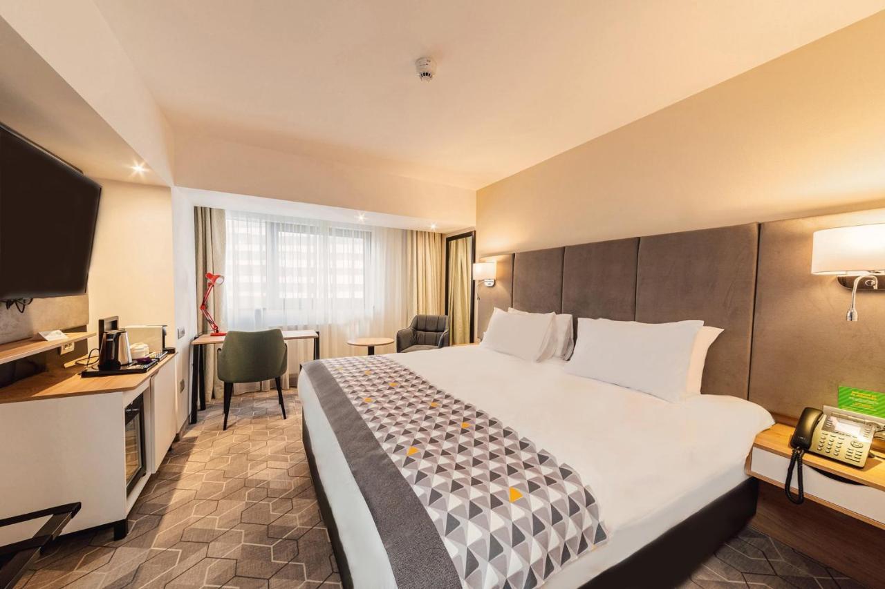 Holiday Inn Bucharest - Times, An Ihg Hotel Екстер'єр фото
